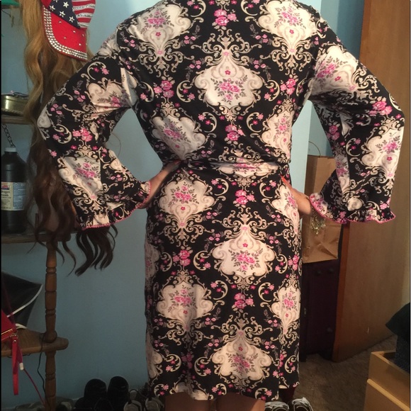 Robes - Picture 4 of 4